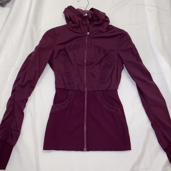 lululemon athletica Burgundy Jacket - Picture 1 of 3